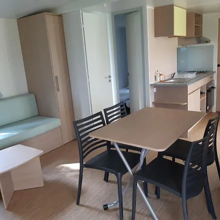 Relais Du Haget Bed & Breakfast 3*