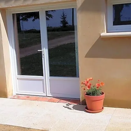 Oda ve Kahvaltı Relais Du Haget 3*